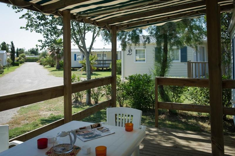Camping Les Avignon - La Laune Villeneuve-lès-Avignon Eksteriør billede