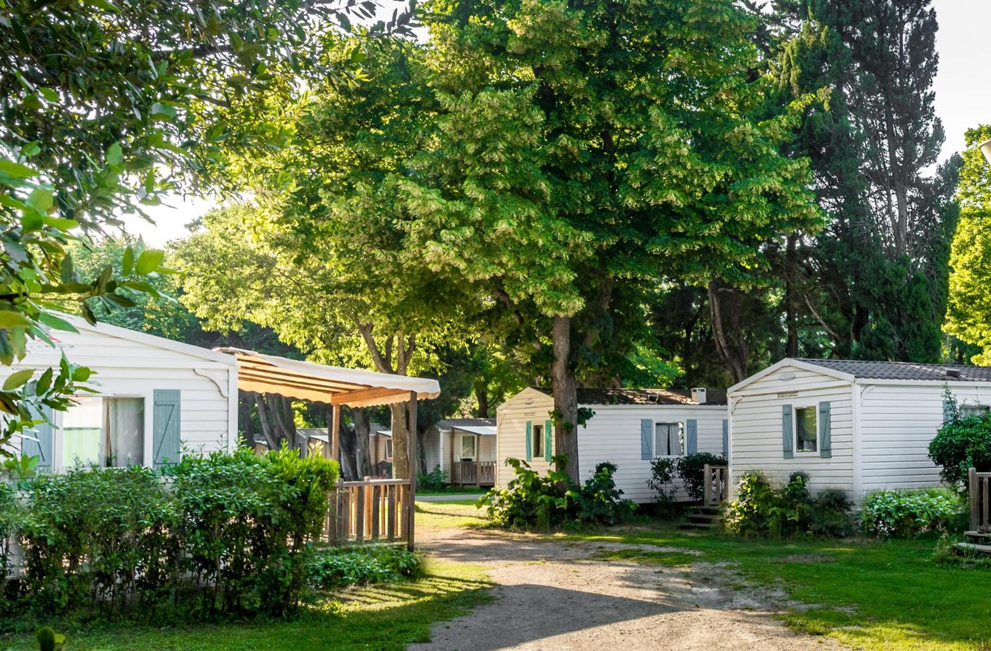 Camping Les Avignon - La Laune Villeneuve-lès-Avignon Eksteriør billede