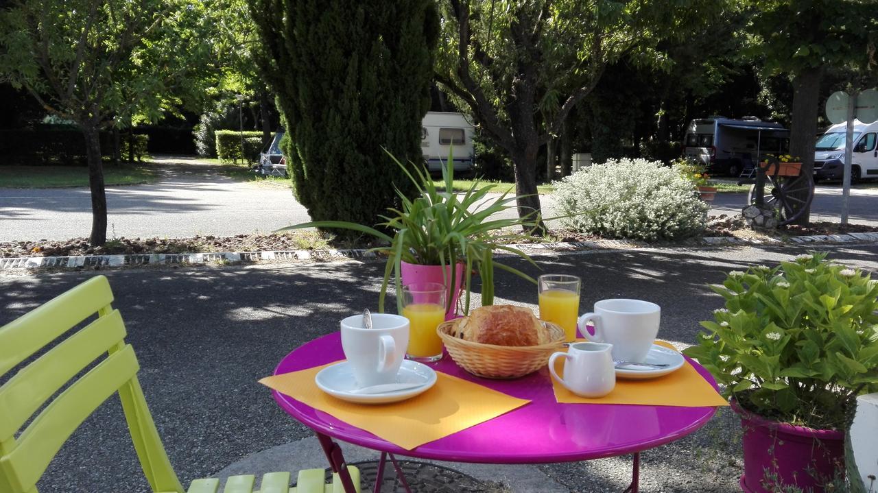 Camping Les Avignon - La Laune Villeneuve-lès-Avignon Eksteriør billede